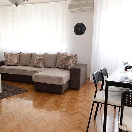 Obilic Appartement Belgrado Buitenkant foto