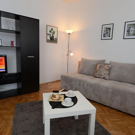 Obilic Appartement Belgrado Buitenkant foto