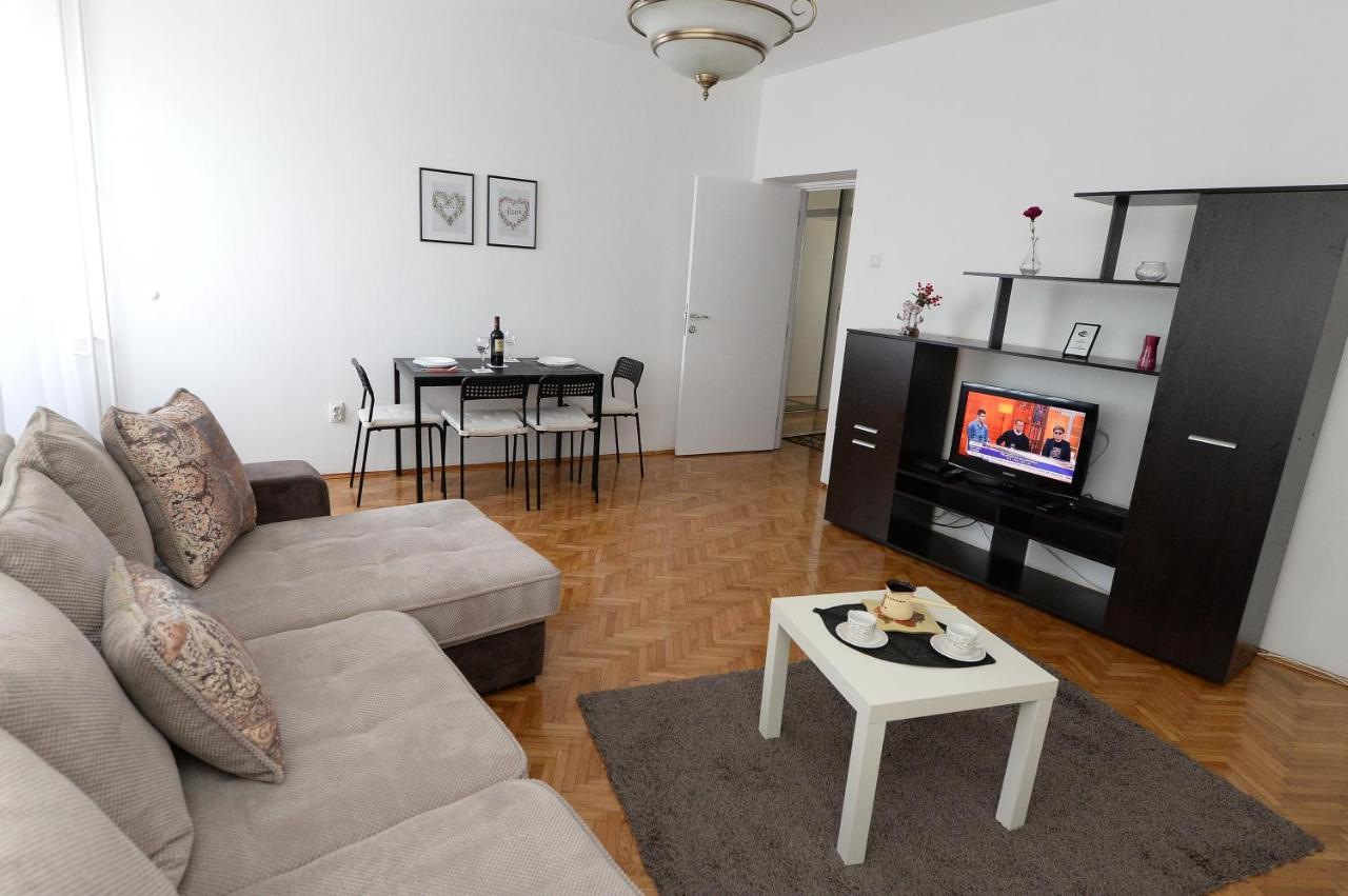 Obilic Appartement Belgrado Buitenkant foto
